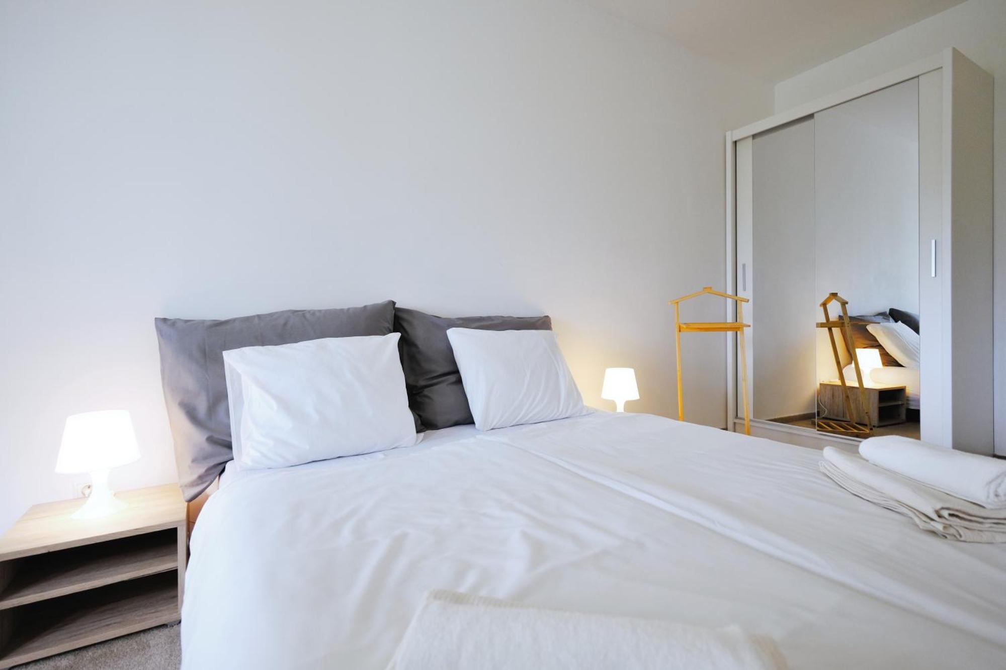 Vida Prostorny 220 M2 3br S Krbem A Zahradou, Idealni Pro Rodiny * Praha